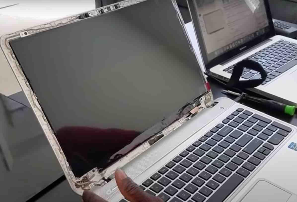 How much would it cost to replace a laptop screen? How much would it cost to replace a laptop screen?